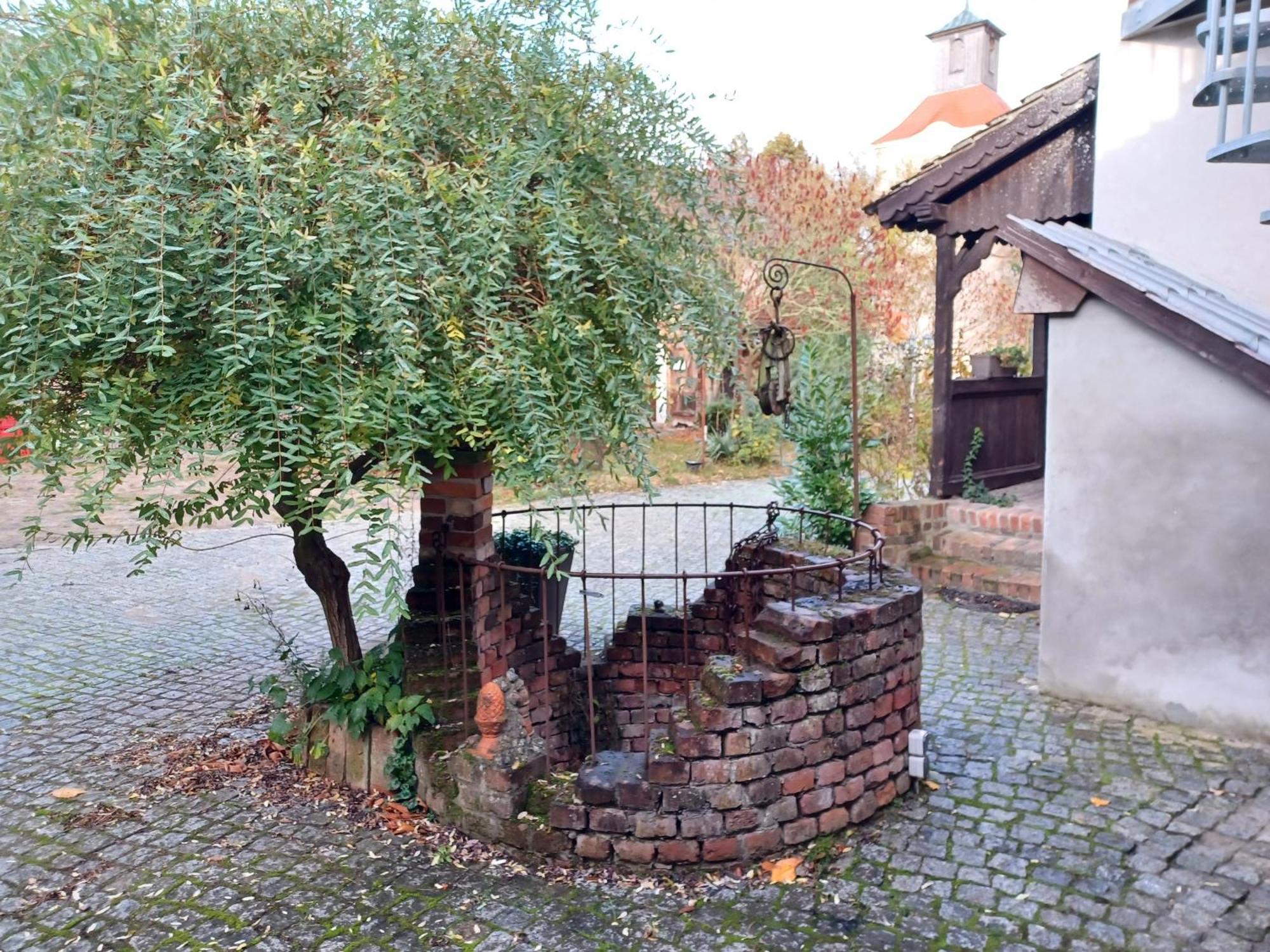 Ehemalige Bibliothek Apartment Fuer 2 Mit Kueche Kamin Netflix Parken Und Hofladen Steinhofel Exterior foto
